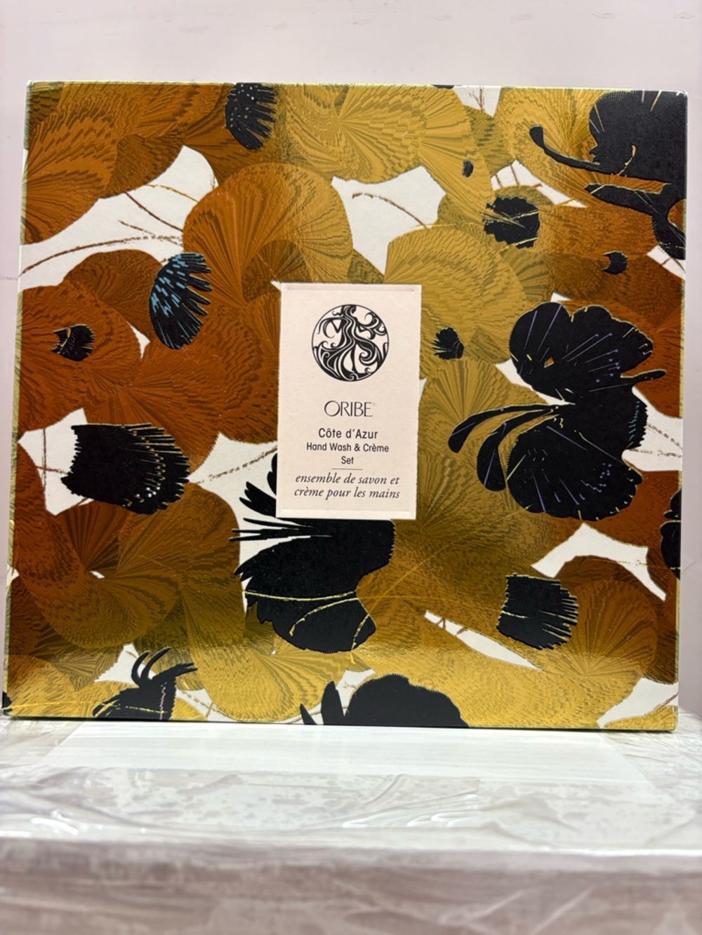Oribe Côte d’Azur Hand Wash & Hand Crème Gift Set – Black and Gold Floral Box